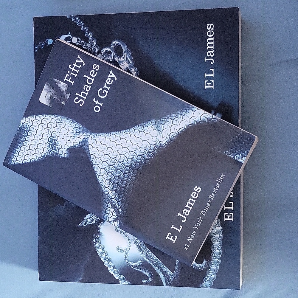 3 books, Fifty shades of grey...